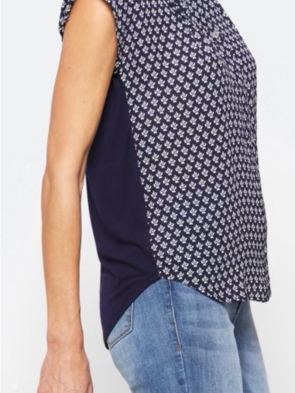 Papermoon Navy and White Micro Floral Button-Front Cap Sleeve Top - Picture 5 of 5